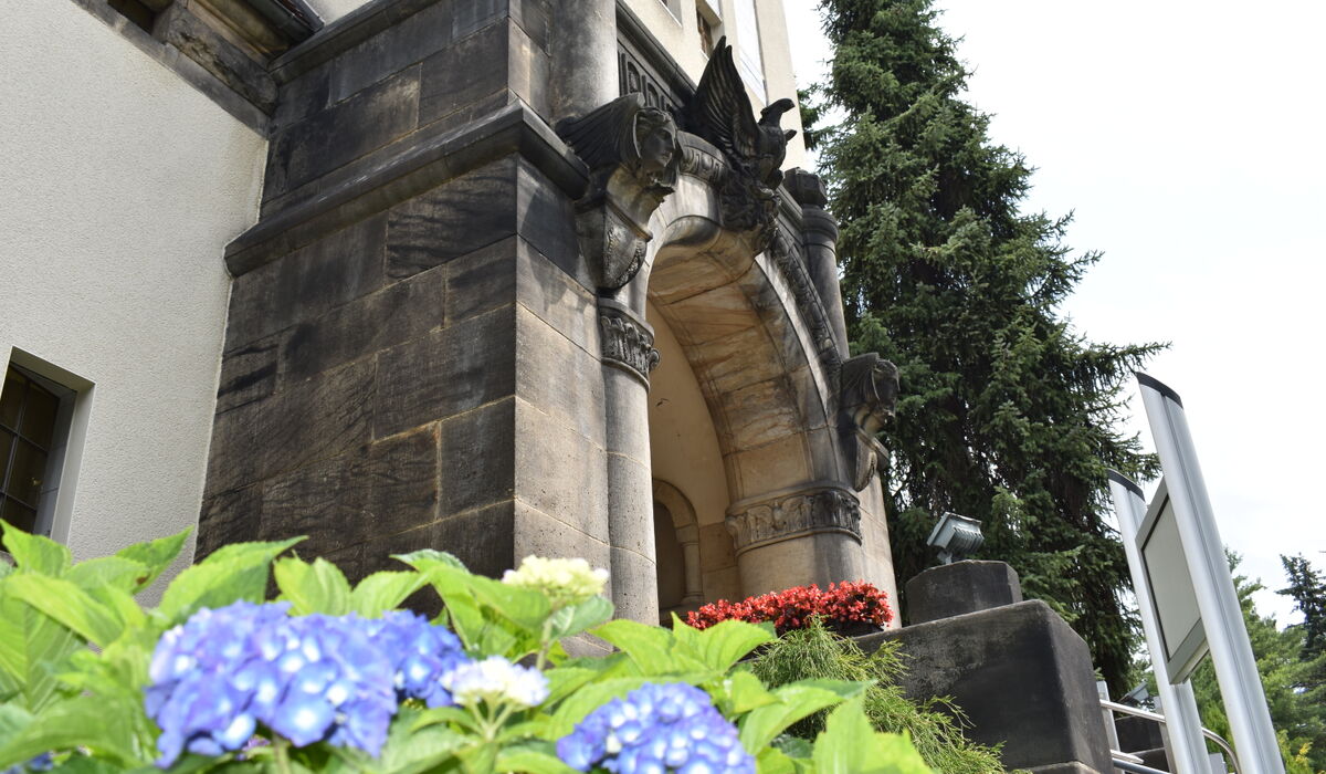 Titelbild - Feierhalle